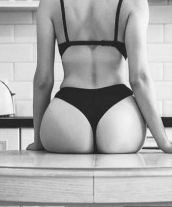 Мои услуги простираются от классического сопровождения до экстремальных игр. Возможности у меня безграничны, и я готова воплотить все твои фантазии. У меня в арсенале есть множество игрушек и аксессуаров для воплощения любых сексуальных желаний. 💋
Мои клиенты говорят, что я - настоящая профессионалка в своем деле. Мои фото говорят сами за себя - я обладаю стройной фигурой, привлекательной внешностью и сексуальным обаянием. Отзывы моих довольных клиентов подтверждают, что я умею доставить истинное удовольствие.
Я живу в Москве, городе, который никогда не спит. Здесь я нахожу вдохновение и возможности для новых эротических приключений. Мой уютный и комфортабельный инкогнито апартаменты всегда открыты для наших встреч.
Не упускай возможность испытать настоящую страсть и релаксацию со мной. Контакт со мной - это шанс насладиться незабываемыми моментами интима и блаженства. Жду тебя, чтобы доставить тебе удовольствие и расслабление. 🌹 12712, 26 лет